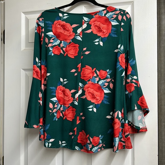 Top - Picture 3 of 4